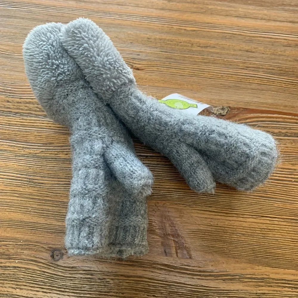 C.C Gray Knit Gloves